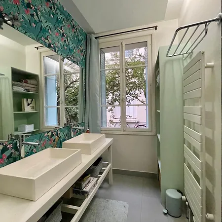 Maison Marais - Calme Et Terrasse Daire *